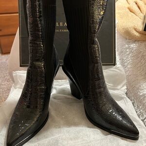 Azalea Wang Black Crocodile-Embossed Women's Boots womens 10 New in box
